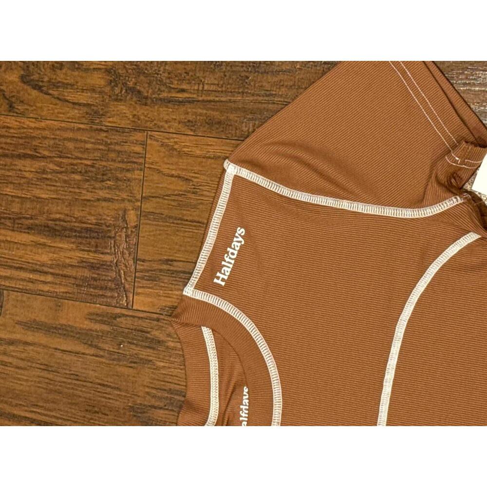 $65 Halfdays Womens Mollie Performance Short Sleeve T-Shirt Brown Stretch Size S - Picture 4 of 7